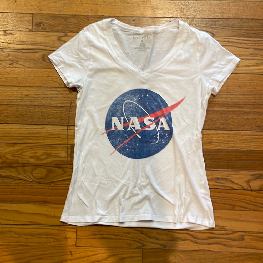 Love Tribe NASA Tee V-neck - Medium